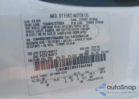 2005 Lincoln Town Car Signature Limited from USA, damaged, VIN 1LNHM82W05Y664360